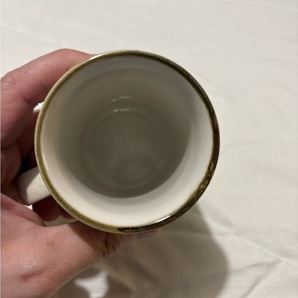 Vintage Cream Ceramic Mug with Scenic Design - Picture 4 of 6